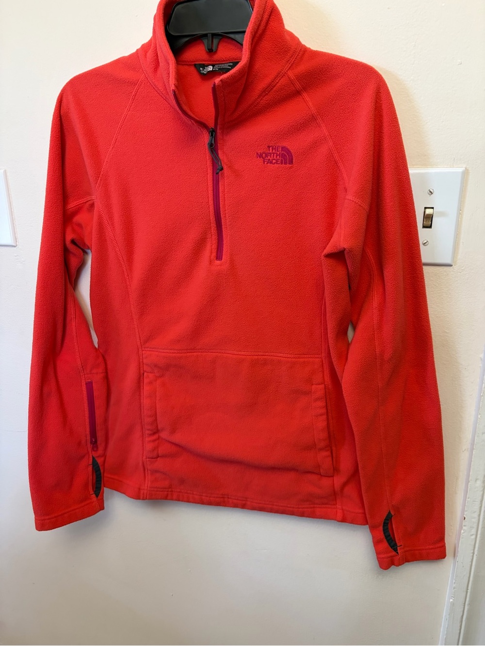 Women’s the North Face fleece quarter zip pullover size M